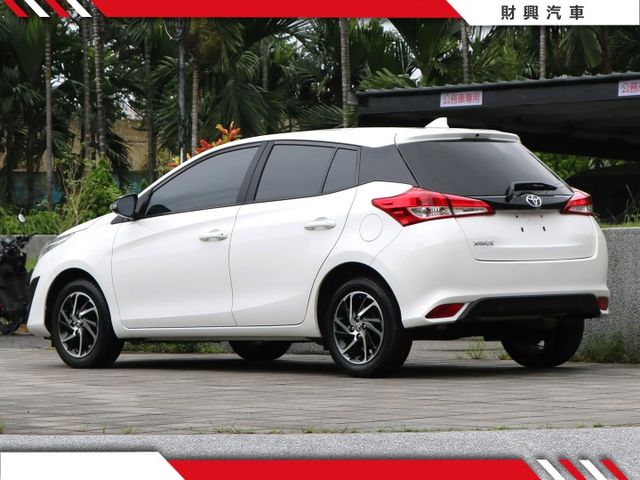 這是誰要的白色鴨鴨！23年還不夠新嗎？超低利率優惠，要找代步車又要好停車，一台讓你南北跑透透！  第3張相片