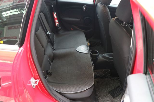 下殺超低價！偷賣老闆娘代步車，入主最可愛小MINI，五門超方便～小改款中央螢幕也加大！力拼全網最低價  第8張相片