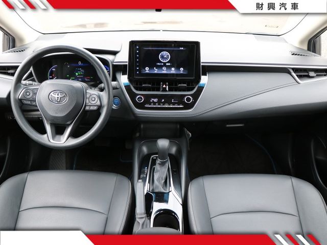 油電ALTIS的好處真的這邊打不完，省油省稅已經不是新鮮事，像這麼漂亮，內外無所挑剔的車真的需要緣份！  第10張相片