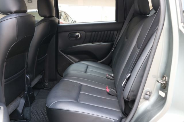 經濟實惠型輕休旅！簡單代步、載貨超實用！車內空間無壓迫，座椅傾倒加大車廂容量超方便！  第10張相片