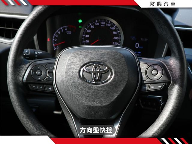 經典好開，省油省稅！妥善率穩穩的神A！多種顏色款式實車在店。 油電我們也有，多種顏色在庫，現場賞車！  第9張相片