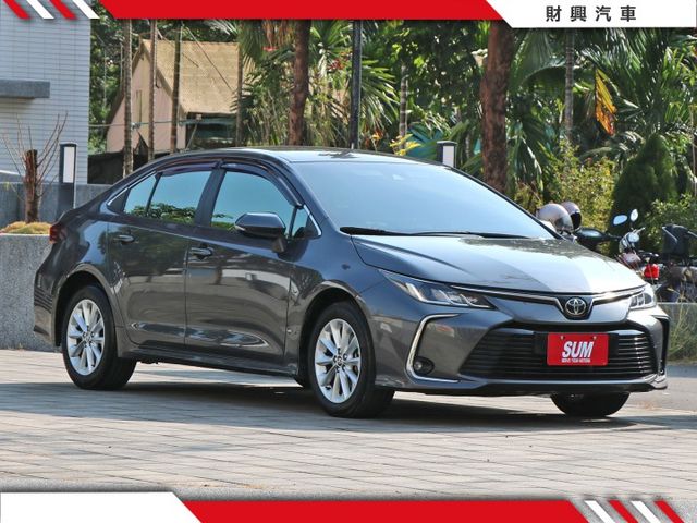 經典好開，省油省稅！妥善率穩穩的神A！多種顏色款式實車在店。 油電我們也有，多種顏色在庫，現場賞車！  第5張相片