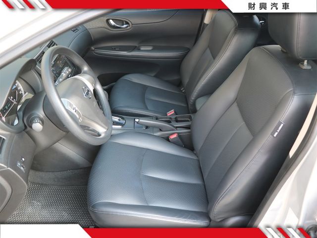 低里程車況超漂亮TIIDA，質感銀色一點也不傳統！最重要是車況讓你無法挑剔，挑戰最漂亮的TIIDA，讓你物超所值！  第9張相片