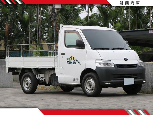 手排更好開！大家都愛的湯A不但外型好看漂亮，妥善率穩穩地讚！不愛自排，喜歡更純粹動力的老闆們，就是這台！  第3張相片