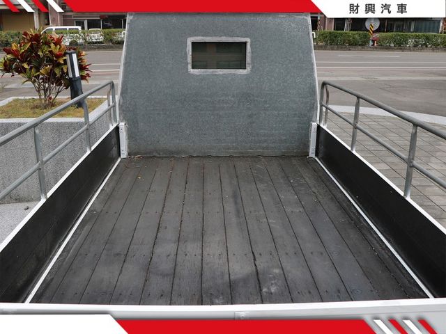 手排更好開！大家都愛的湯A不但外型好看漂亮，妥善率穩穩地讚！不愛自排，喜歡更純粹動力的老闆們，就是這台！  第9張相片