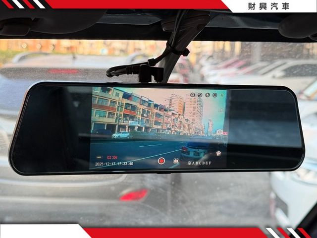 頭家啊看過來看過來！還在找車況漂亮又好開的手排得利卡嗎？這台就是你最好的選擇！車況漂亮引擎變速箱勇健，試開就知道！  第7張相片