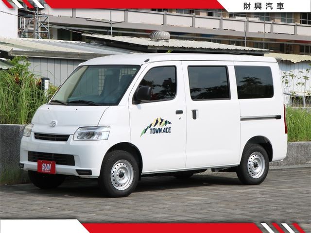 2025全新車！立即釋出直接現省！白車水水又大方！TSS最高規湯A廂車就在這裡！喜歡來問！  第4張相片