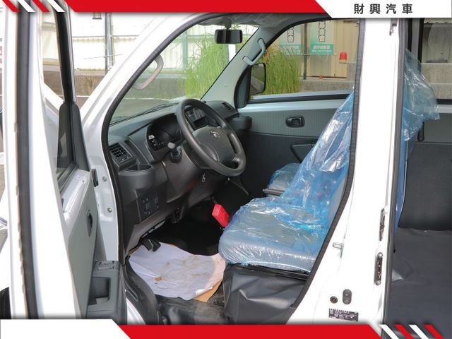 2025全新車！立即釋出直接現省！白車水水又大方！TSS最高規湯A廂車就在這裡！喜歡來問！  第9張相片