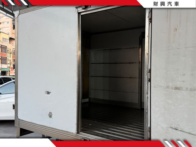 零下22度！超低價入手冷凍貨車，要載生鮮蔬果、冷凍冷藏一台就夠！好開又舒服，千載難逢就是這一台！  第3張相片