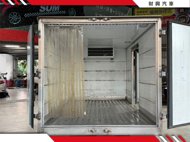 零下22度！超低價入手冷凍貨車，要載生鮮蔬果、冷凍冷藏一台就夠！好開又舒服，千載難逢就是這一台！  第4張相片