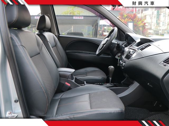 頭家賺錢生財利器！多用途休旅廂車！載貨商務全通用，實車實價在庫，歡迎賞車！  第10張相片