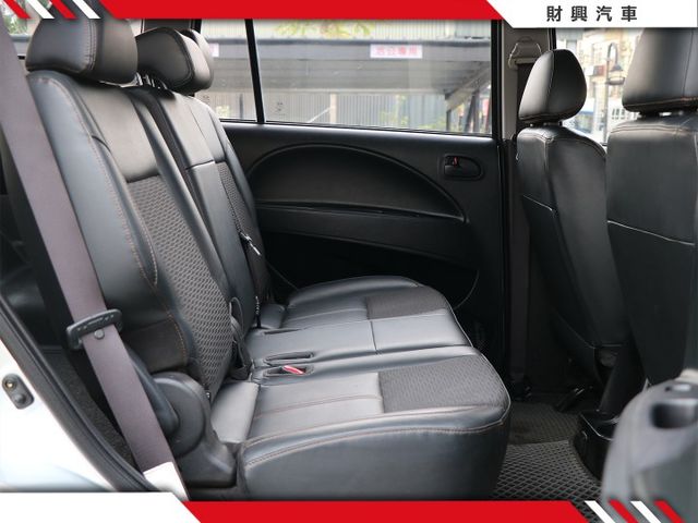 頭家賺錢生財利器！多用途休旅廂車！載貨商務全通用，實車實價在庫，歡迎賞車！  第11張相片