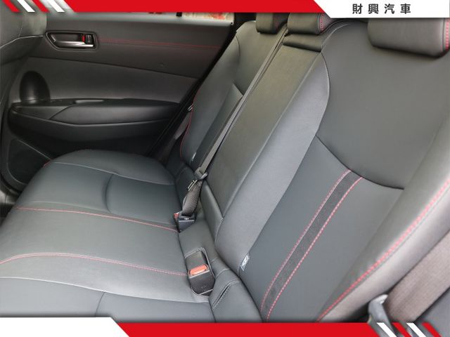 你還在找雙色的GR CC嗎？這裡直接給你一台HEV GR SPORT版本！超低里程車美如新，買新車？這台CP值才更划算！  第11張相片