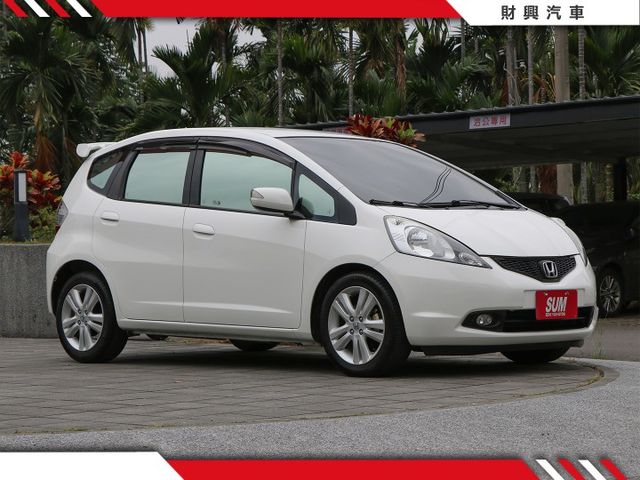 曾經的日系小車銷售新寵兒！跑格外觀，輕巧好開，底盤精準靈活，操控性十足，代步也可以小改玩玩！  第3張相片