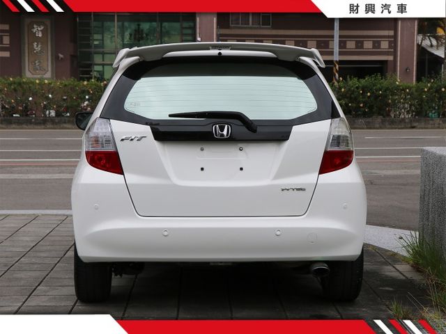 曾經的日系小車銷售新寵兒！跑格外觀，輕巧好開，底盤精準靈活，操控性十足，代步也可以小改玩玩！  第7張相片