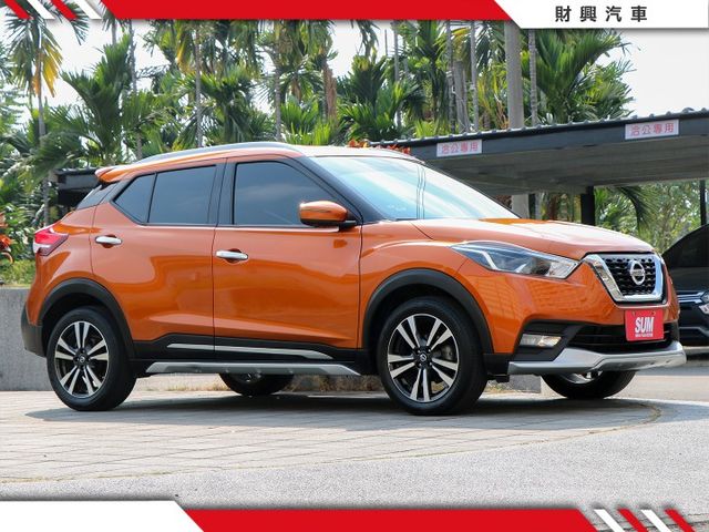 又到回眸度100%的橘色KICKS！小休旅運動跑格豐富，穿梭在上下班通勤的路上！日系簡約質感內裝，大家都愛！  第3張相片