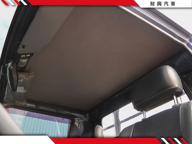 超方便升降電尾門！檔位明確好開又順暢，還附上寬螢幕倒車顯影後照鏡，讓你直接省，發財生力軍！  第12張相片