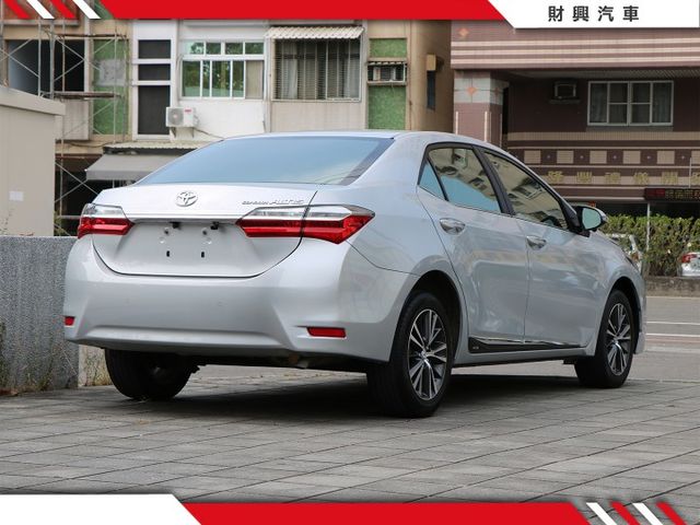 配備超多，改裝方向盤、室內氣氛燈、抬頭顯、電子後視鏡、環景、KEYLESS、大螢幕多工安卓機，車況超優直接賺到！  第2張相片