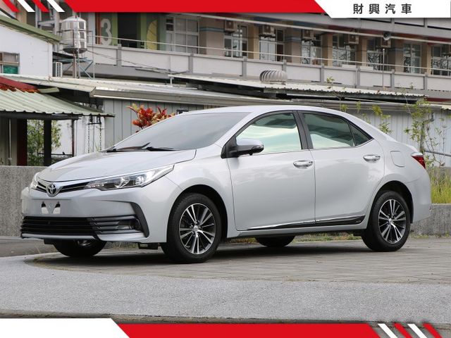 配備超多，改裝方向盤、室內氣氛燈、抬頭顯、電子後視鏡、環景、KEYLESS、大螢幕多工安卓機，車況超優直接賺到！  第4張相片