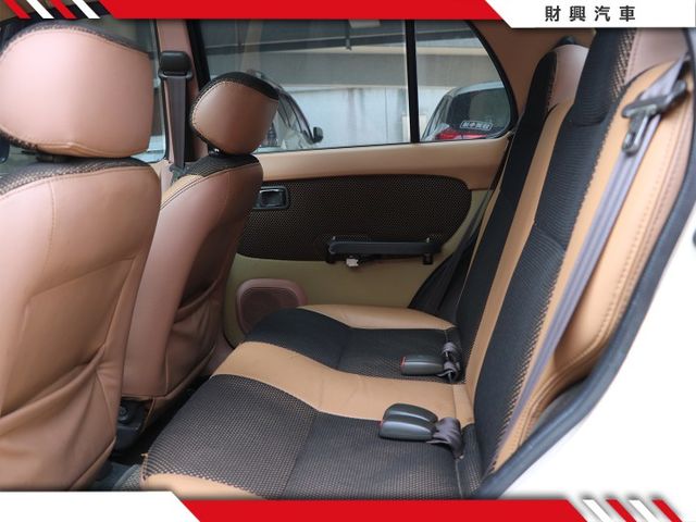 你一定知道的小饅頭，最划算代步價，內裝整齊乾淨，外表略有小瑕疵，喜歡的話全車重烤改色再優待給您！比機車更便宜！  第11張相片