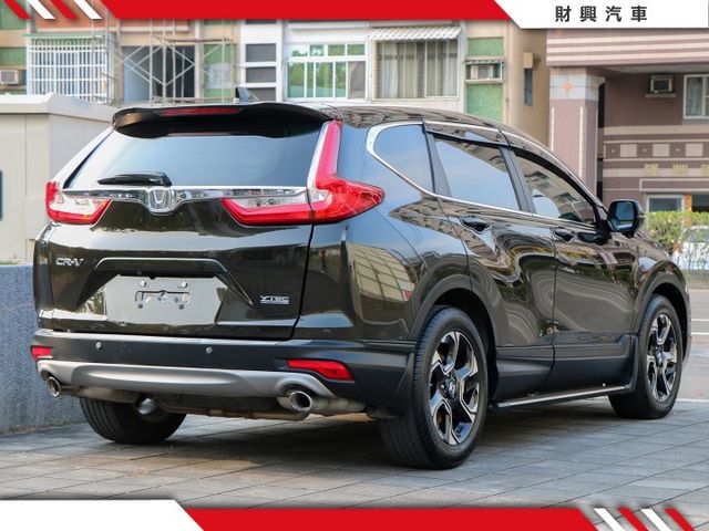 休旅車之王又來啦!!加裝安卓機與電動尾門超貼心，車況超棒冷氣超冷，內裝舒服乘坐體感最棒，操控性能好，省稅金又省油！  第2張相片