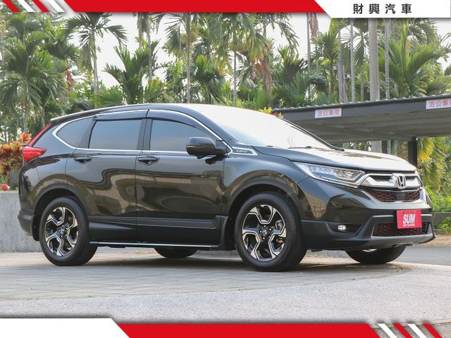 休旅車之王又來啦!!加裝安卓機與電動尾門超貼心，車況超棒冷氣超冷，內裝舒服乘坐體感最棒，操控性能好，省稅金又省油！  第5張相片