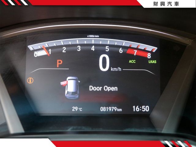 休旅車之王又來啦!!加裝安卓機與電動尾門超貼心，車況超棒冷氣超冷，內裝舒服乘坐體感最棒，操控性能好，省稅金又省油！  第16張相片