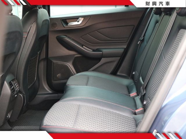 誠意滿滿的配備！抬顯、B&O讓你直接體驗ST LINE的卓越性能表現！超高質感內裝，省油超新科技，稀有特殊色，全網最超值  第10張相片