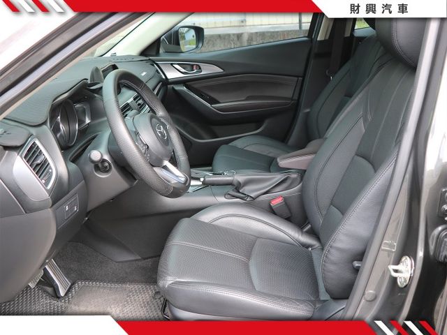 鐵灰馬三年輕氣息滿分！動力順暢好開，日系輕奢感人人最愛，車況超好不怕比較，喜歡來看車再談優惠好禮！  第7張相片
