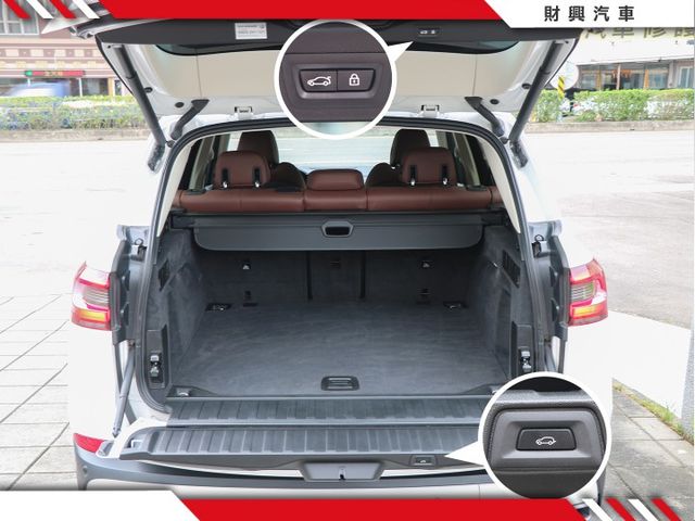 新款G世代，打破市場最低價！原鈑件低里程！選配超質感駝色內裝，5AU智慧駕駛、自動停車、四區恆溫，內裝奢華！  第6張相片