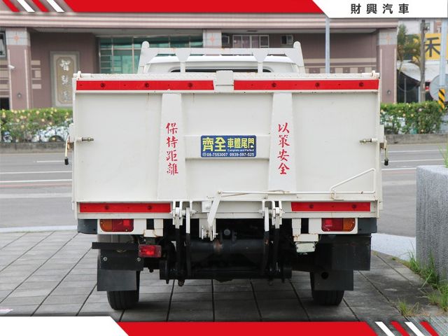 超低里程～貨斗得利卡，還給你摺疊升降尾門，上下貨更容易，車況優質易保養好維護！適合各行各業、街邊攤販上下設備都適合！  第3張相片