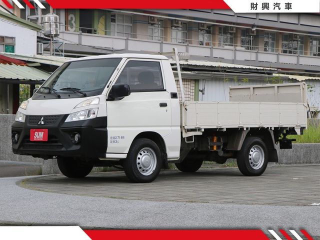 超低里程～貨斗得利卡，還給你摺疊升降尾門，上下貨更容易，車況優質易保養好維護！適合各行各業、街邊攤販上下設備都適合！  第4張相片