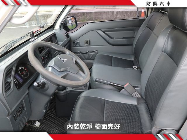 超低里程～貨斗得利卡，還給你摺疊升降尾門，上下貨更容易，車況優質易保養好維護！適合各行各業、街邊攤販上下設備都適合！  第7張相片