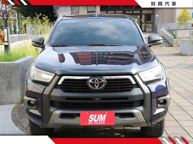 精選海力士又來啦！深邃的藍色，豪邁的外觀，配備環景、通風座椅、前後電子後視鏡，這絕對是你心目中首選！柴油2.8扭力感十足  第2張相片