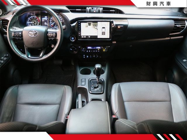 精選海力士又來啦！深邃的藍色，豪邁的外觀，配備環景、通風座椅、前後電子後視鏡，這絕對是你心目中首選！柴油2.8扭力感十足  第13張相片