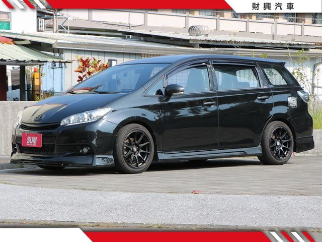 七人座黑色WISH超帥！小幅度改裝驗車容易！車況正常好開，史上最成功的車款之一，漂亮舒服又好坐，露營車宿大空間！  第4張相片