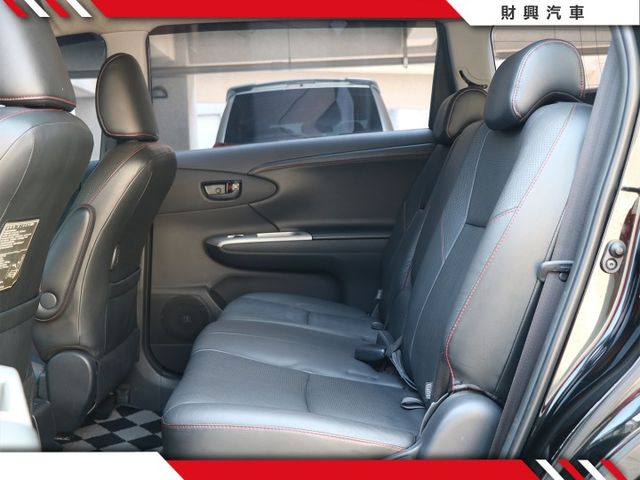 七人座黑色WISH超帥！小幅度改裝驗車容易！車況正常好開，史上最成功的車款之一，漂亮舒服又好坐，露營車宿大空間！  第8張相片