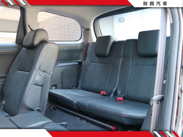 七人座黑色WISH超帥！小幅度改裝驗車容易！車況正常好開，史上最成功的車款之一，漂亮舒服又好坐，露營車宿大空間！  第9張相片