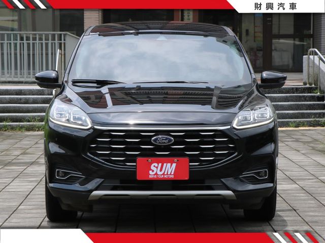 你在找一台可以日常通勤，又可以假日出外旅遊的全能車？選我準沒錯。操控性好、安全性高、空間又大、配備還多，怎麼可能不喜歡！  第6張相片