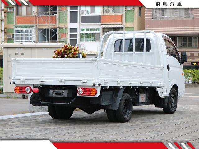 大家很愛的現代小霸王貨車來啦！好養又好開！妥善率超棒，最適合有載中大型物品需求的老闆們！  第2張相片