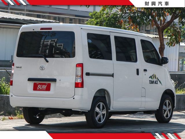 2025全新車！立即釋出直接現省！白車水水又大方！TSS最高規湯A廂車就在這裡！喜歡來問！  第3張相片