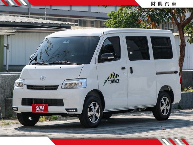 2025全新車！立即釋出直接現省！白車水水又大方！TSS最高規湯A廂車就在這裡！喜歡來問！  第5張相片