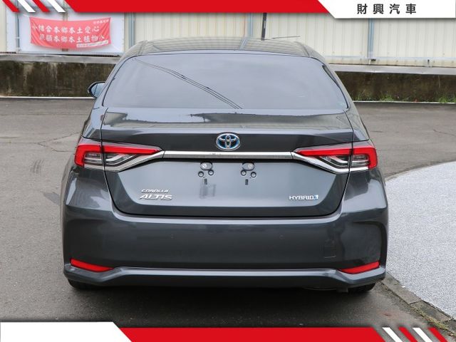 油電車也可以很帥啊！畫龍點睛改個方向盤，運動氛圍UP!! 還有多功能大螢幕主機全都幫你省起來！認證車原鈑件，立約保證！  第7張相片