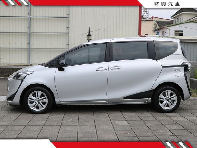 還在找商貨用超舒適休旅車嗎？左右手動滑門進出空間超方便！超新車況，超優內外，還有IKEY讓你更便利！  第2張相片