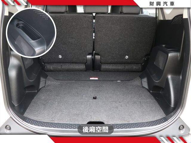 還在找商貨用超舒適休旅車嗎？左右手動滑門進出空間超方便！超新車況，超優內外，還有IKEY讓你更便利！  第9張相片