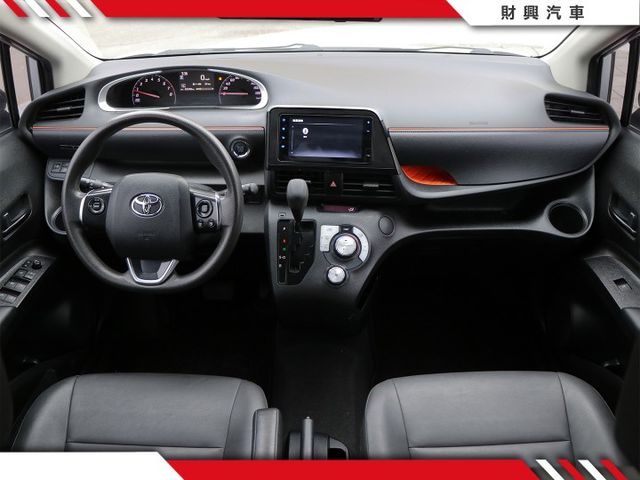 還在找商貨用超舒適休旅車嗎？左右手動滑門進出空間超方便！超新車況，超優內外，還有IKEY讓你更便利！  第13張相片