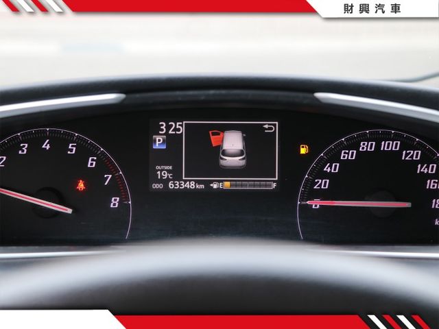 還在找商貨用超舒適休旅車嗎？左右手動滑門進出空間超方便！超新車況，超優內外，還有IKEY讓你更便利！  第16張相片
