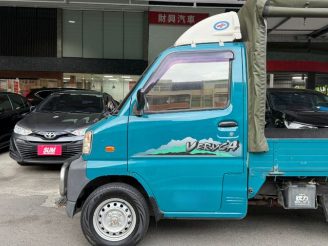 超值好車！稀有款自排更方便，超新軟蓬送給你，回去直接開門做生意，不怕風吹又雨淋！車內乾淨舒服！萬中選一  第2張相片