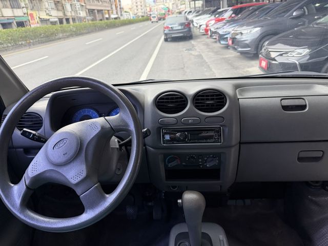 超值好車！稀有款自排更方便，超新軟蓬送給你，回去直接開門做生意，不怕風吹又雨淋！車內乾淨舒服！萬中選一  第4張相片