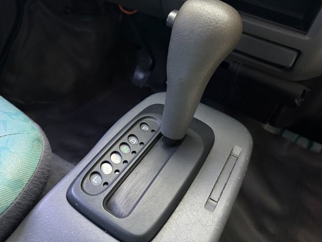 超值好車！稀有款自排更方便，超新軟蓬送給你，回去直接開門做生意，不怕風吹又雨淋！車內乾淨舒服！萬中選一  第5張相片